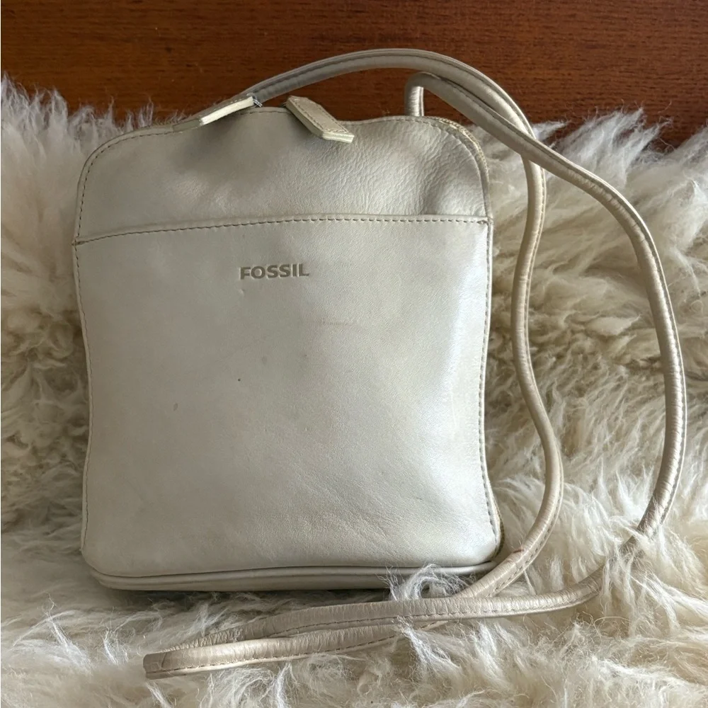 Fossil Cream Leather Crossbody Bag - Picture 1 of 3